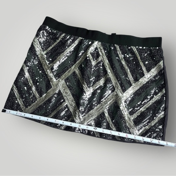 AI Authentic Icon Mini Sequin Skirt - Picture 4 of 16